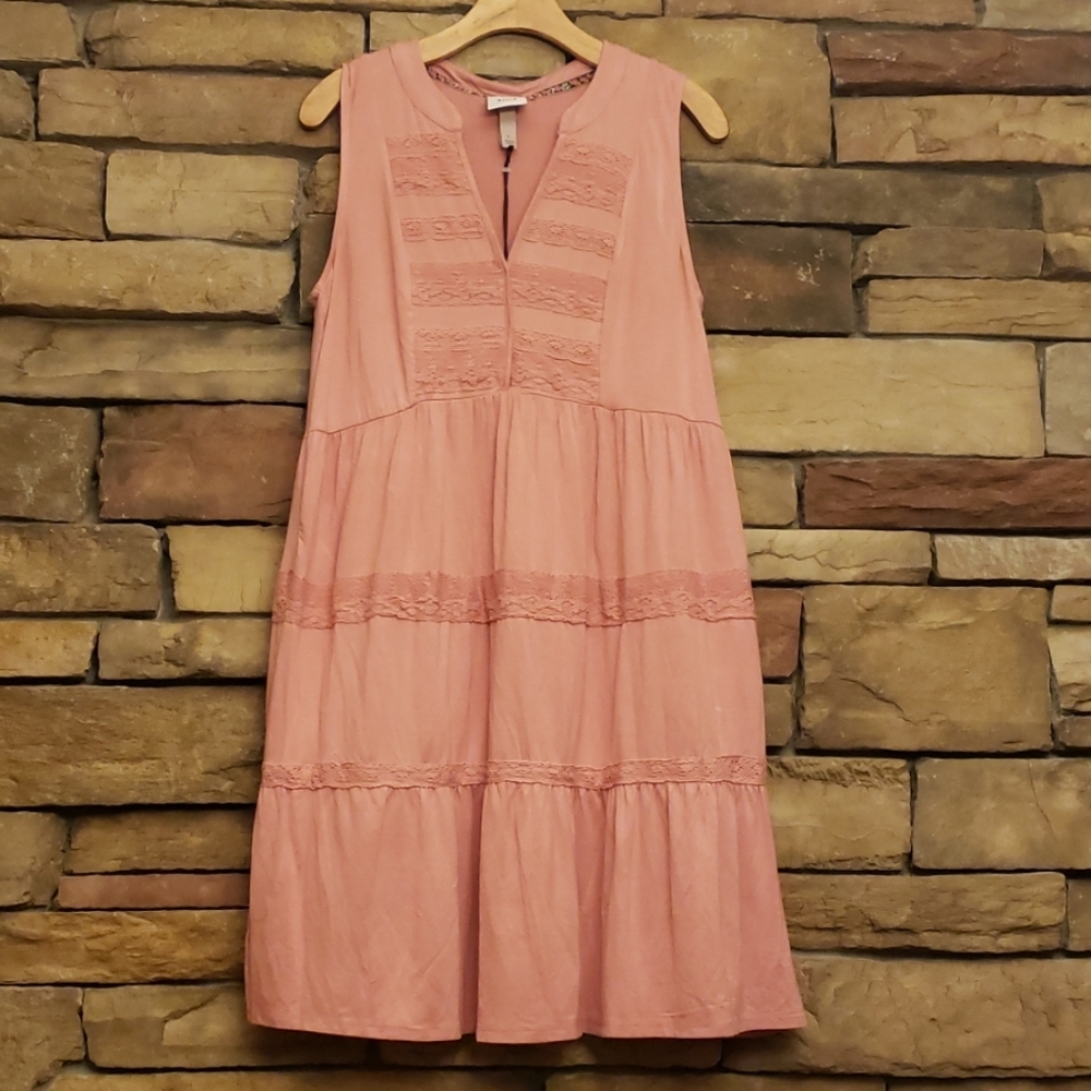 Knox Rose sleeveless dress.